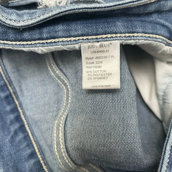 Judy Blue Mid-Rise Boyfriend Fit‎ Button Fly Denim Jeans Size 22W Style #82238 - Picture 3 of 6